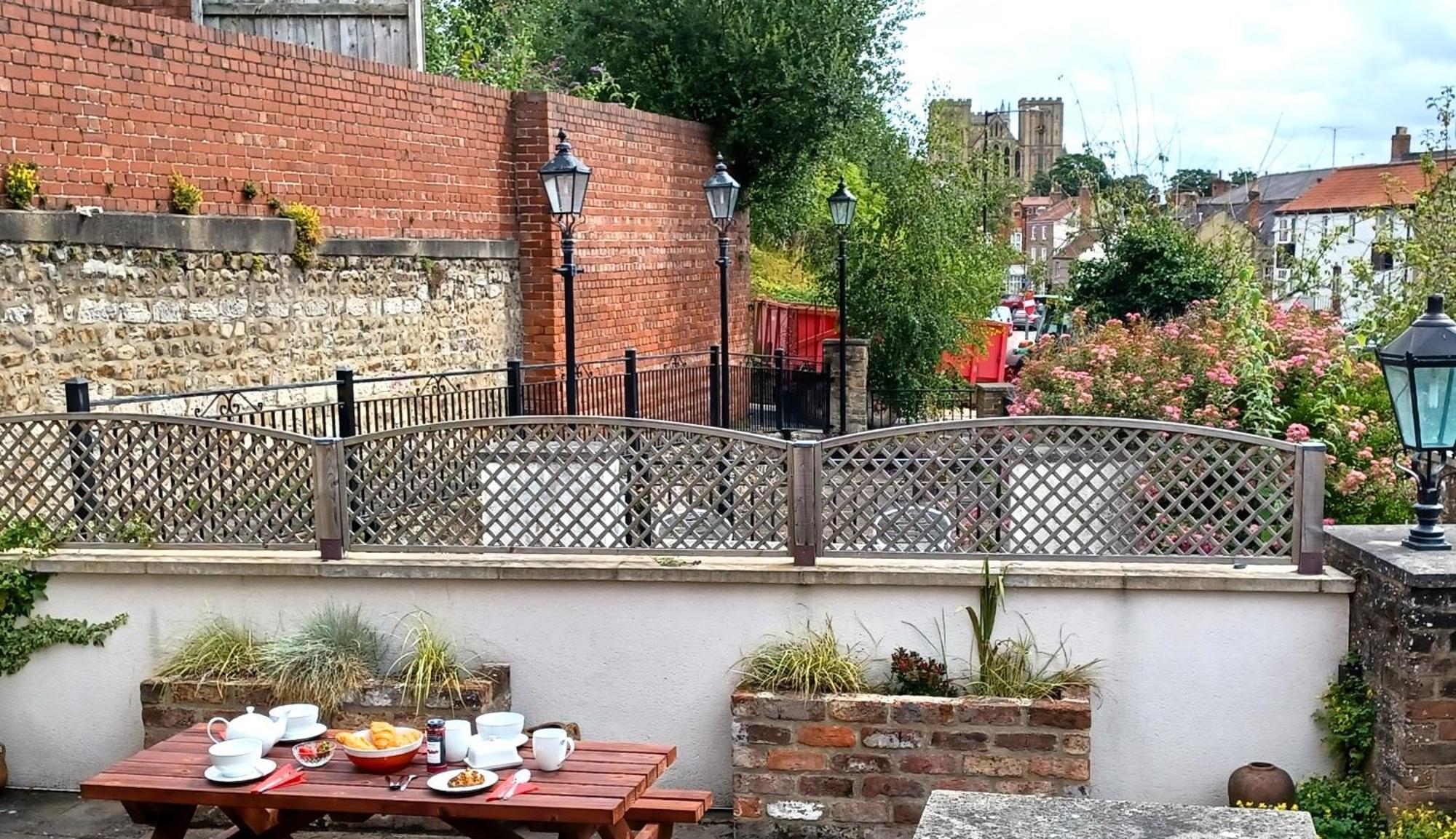 Central Ripon Apartment - View Of The Cathedral! Εξωτερικό φωτογραφία